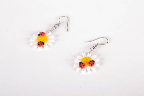Earrings in the shape of camomiles - MADEheart.com