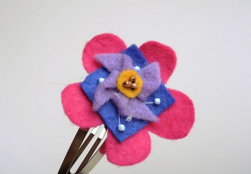 Pinza de fieltro Flor púrpura - MADEheart.com