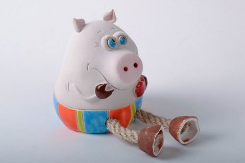 Tirelire céramique faite main Petit cochon rusé - MADEheart.com