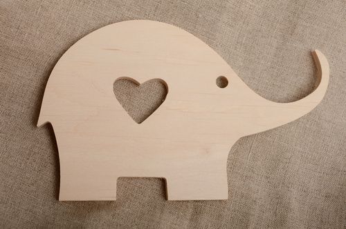 Éléphant en bois brut fait main à décorer  - MADEheart.com