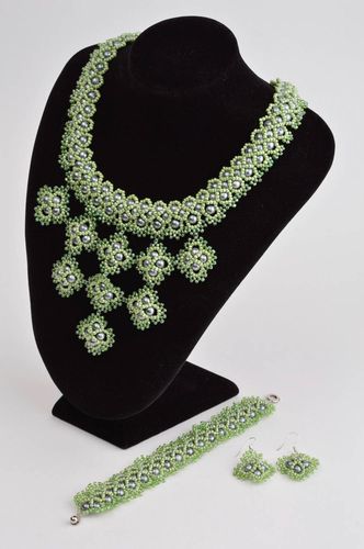 Beautiful jewellery handmade beaded earrings necklace bracelet fashion trends - MADEheart.com
