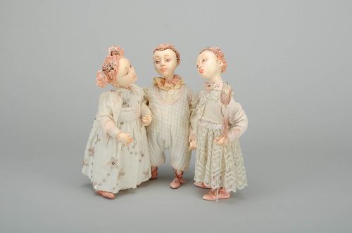 Trois poupées dauteur Choix difficile - MADEheart.com