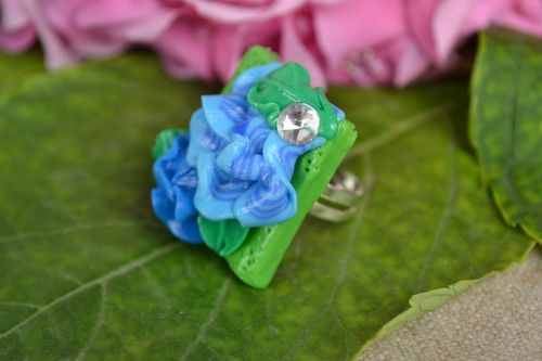 Bague carrée Bijou fait main avec fleurs en pâte polymère bleu-vert Cadeau femme - MADEheart.com