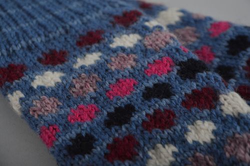 Belles moufles bleues tricotées avec ornements faites main en laine pour femme - MADEheart.com