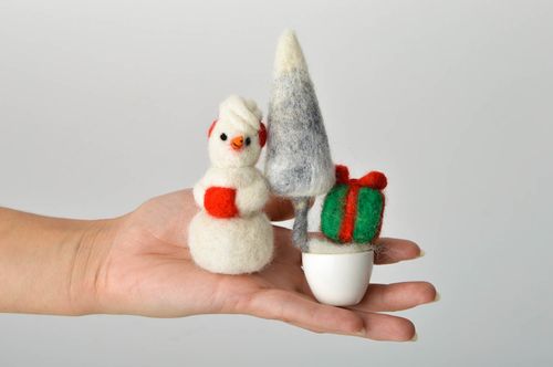 Jouets en laine Peluches faites main bonhomme et sapin Cadeau pour enfant - MADEheart.com