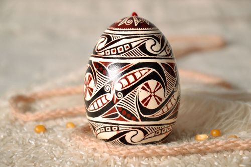 Oeuf décoratif avec ornement de Pâques - MADEheart.com