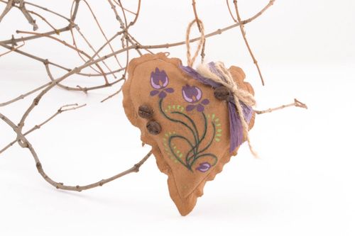 Heart-shaped decorative element - MADEheart.com