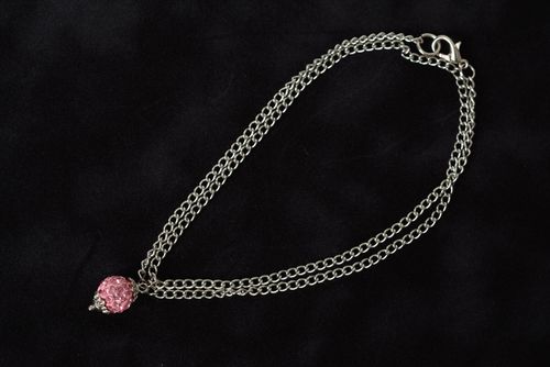 Perlen Anhänger aus Metall an langer Kette künstlerisch für Frauen handmade - MADEheart.com