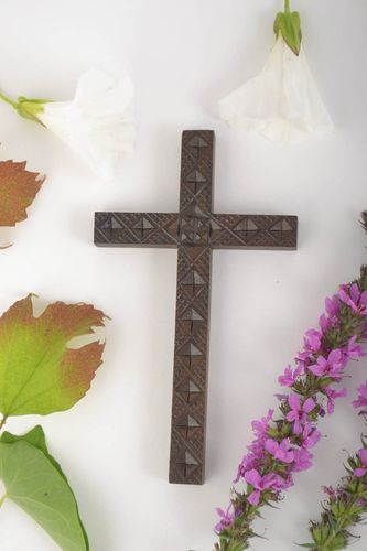 Крест ручной работы резной крест из дерева украшение на стену церковный крест - MADEheart.com