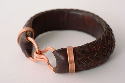 Geflochtenes Armband aus Leder - MADEheart.com