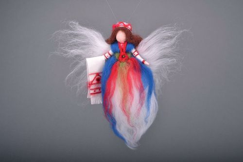 Wool doll Ukraine - MADEheart.com