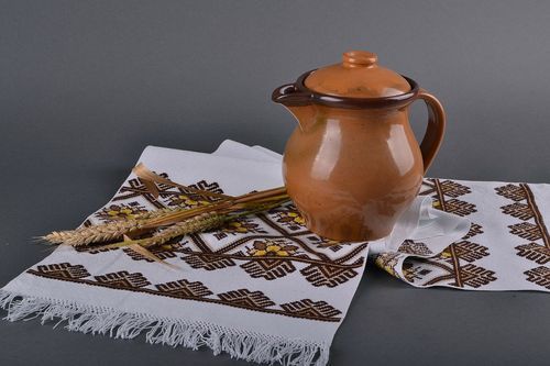 Serviette ethnique traditionnelle blanche et brune - MADEheart.com