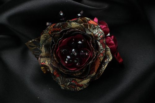 Broche-flor artesanal têxtil em forma da rosa  - MADEheart.com