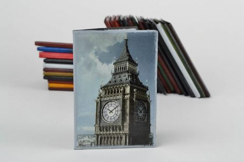 Schöne künstlerische handgemachte Decoupage Passhülle aus Kunstleder Big Ben - MADEheart.com