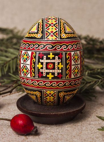 Huevo de Pascua pintado ucraniano - MADEheart.com