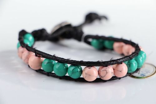 Bracelet tressé fait main avec turquoise - MADEheart.com