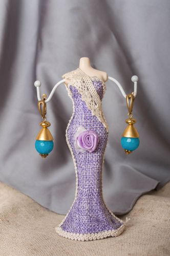 Boucles doreilles en pierres naturelles pendantes faites main bleues pour femme - MADEheart.com