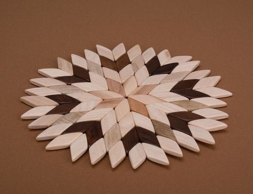 Coaster for hot dishes in the shape of a snowflake - MADEheart.com