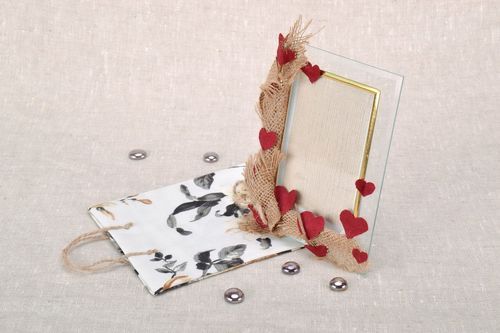 Plastic photo frame with package - MADEheart.com