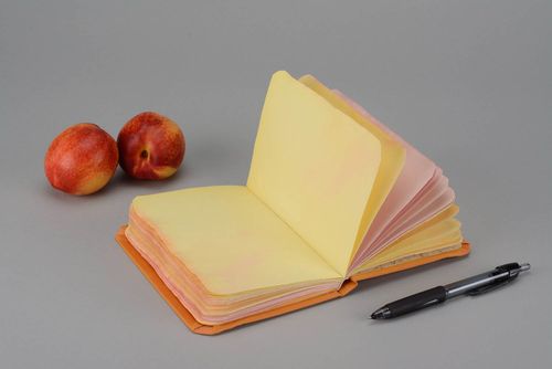 Caderno com capa dura e aroma - MADEheart.com