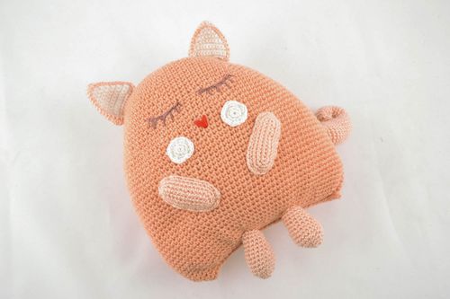 Giocattolo a maglia fatto a mano pupazzo morbido a forma di gatto rosa - MADEheart.com
