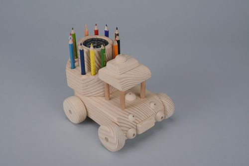Porte-crayon voiture en bois avec boussole - MADEheart.com
