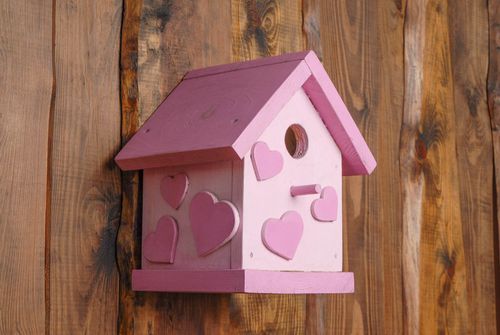 Comedero para pájaros con forma de casa de madera - MADEheart.com