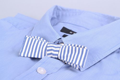 Handmade designer bow tie sewn of striped white and blue American cotton for men - MADEheart.com