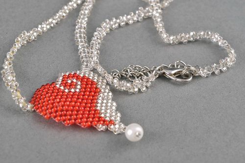 Collier pendentif en perles de rocaille chinoises - MADEheart.com