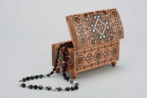 Boîte à bijoux en bois incrusté de métal - MADEheart.com
