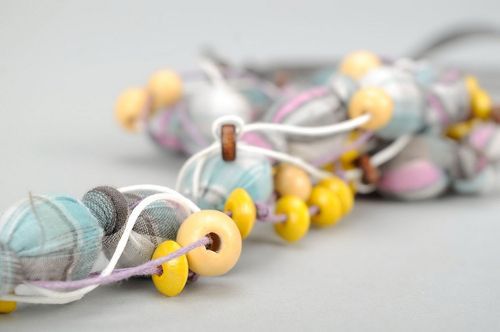 Halskette aus Textil Hippie - MADEheart.com