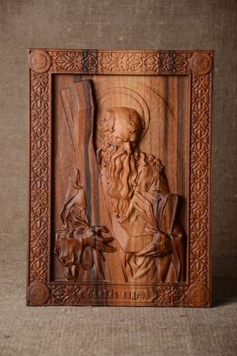 Imágen religiosa icono de madera artesanal decoración de interior San Andrés - MADEheart.com
