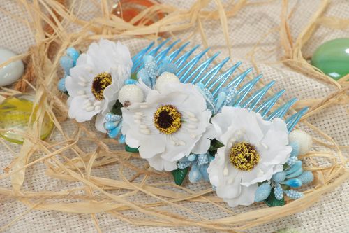 Schöner stilvoller handgemachter Haarkamm mit Blumen für festliche Frisuren - MADEheart.com