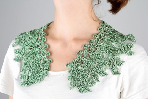 Green lace collar - MADEheart.com