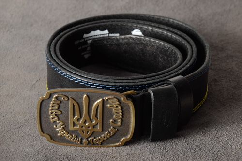 Cinturón de cuero natural con hebilla metálica con el Escudo de Ucrania estampado artesanal - MADEheart.com