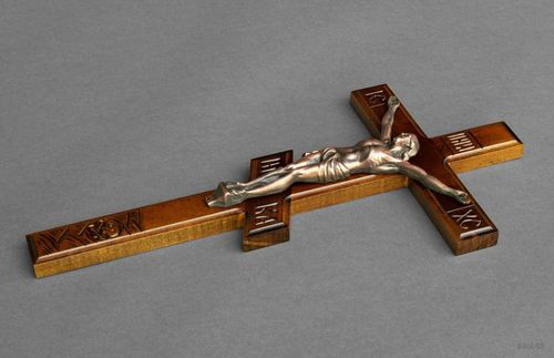 Cruz ortodoxa de seis puntas con crucifijo - MADEheart.com