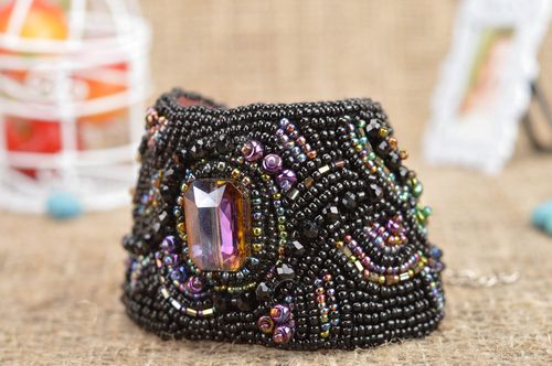 Breites Armband aus Glasperlen und Leder massiv handmade schön stilvoll für Dame - MADEheart.com