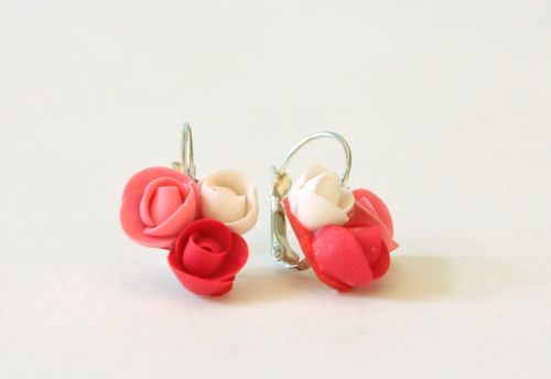 Brincos de cerâmica plástica rosas - MADEheart.com