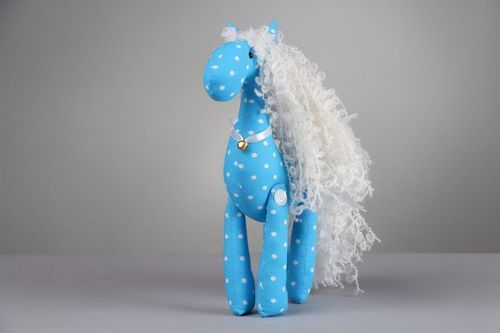 Brinquedo cavalo azul - MADEheart.com