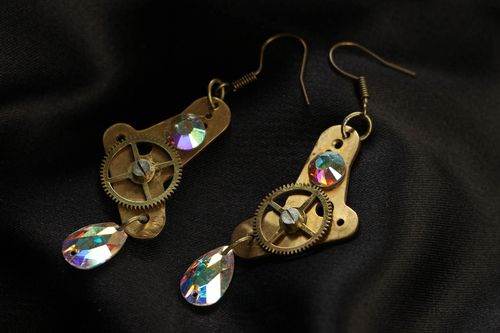 Steampunk long earrings with clockwork details - MADEheart.com