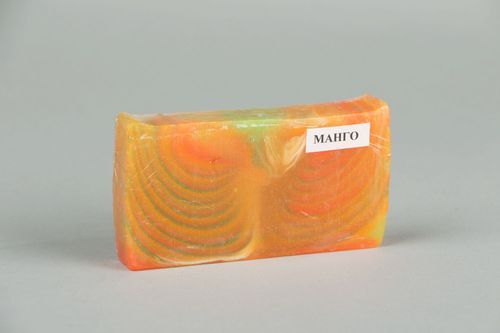Savon fait main avec odeur de mangue  - MADEheart.com