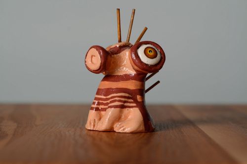 Figurine goblin en céramique - MADEheart.com