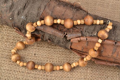 Unusual designer wooden bead necklace - MADEheart.com