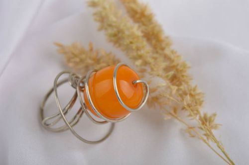 Bague ambre Bijou fait main métallique forme intéressante Cadeau original - MADEheart.com