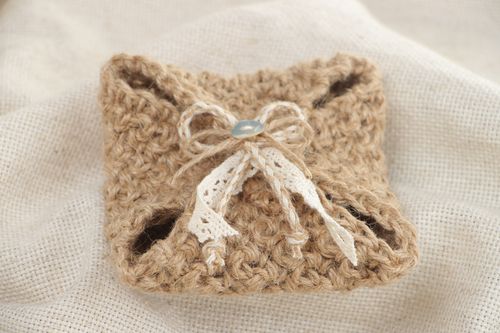Cojín para anillos de boda tejido con encaje artesanal original  - MADEheart.com
