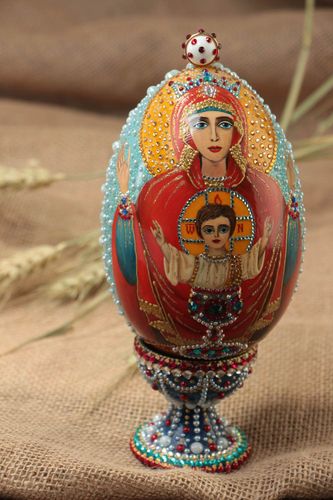 Oeuf peint en bois et perles de rocaille décoratif fait main icône religieuse - MADEheart.com