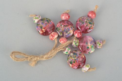 Perles fantaisie roses faites main - MADEheart.com