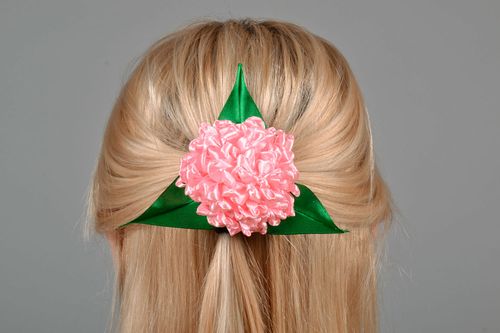 Grampo de cabelo Flor de cor rosa - MADEheart.com