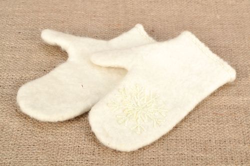 Mitenes brancas de lã natural - MADEheart.com