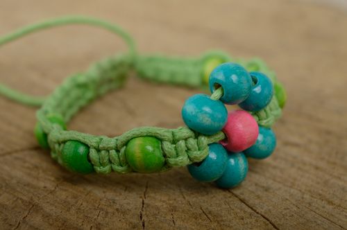 Macrame cord bracelet with wooden beads - MADEheart.com